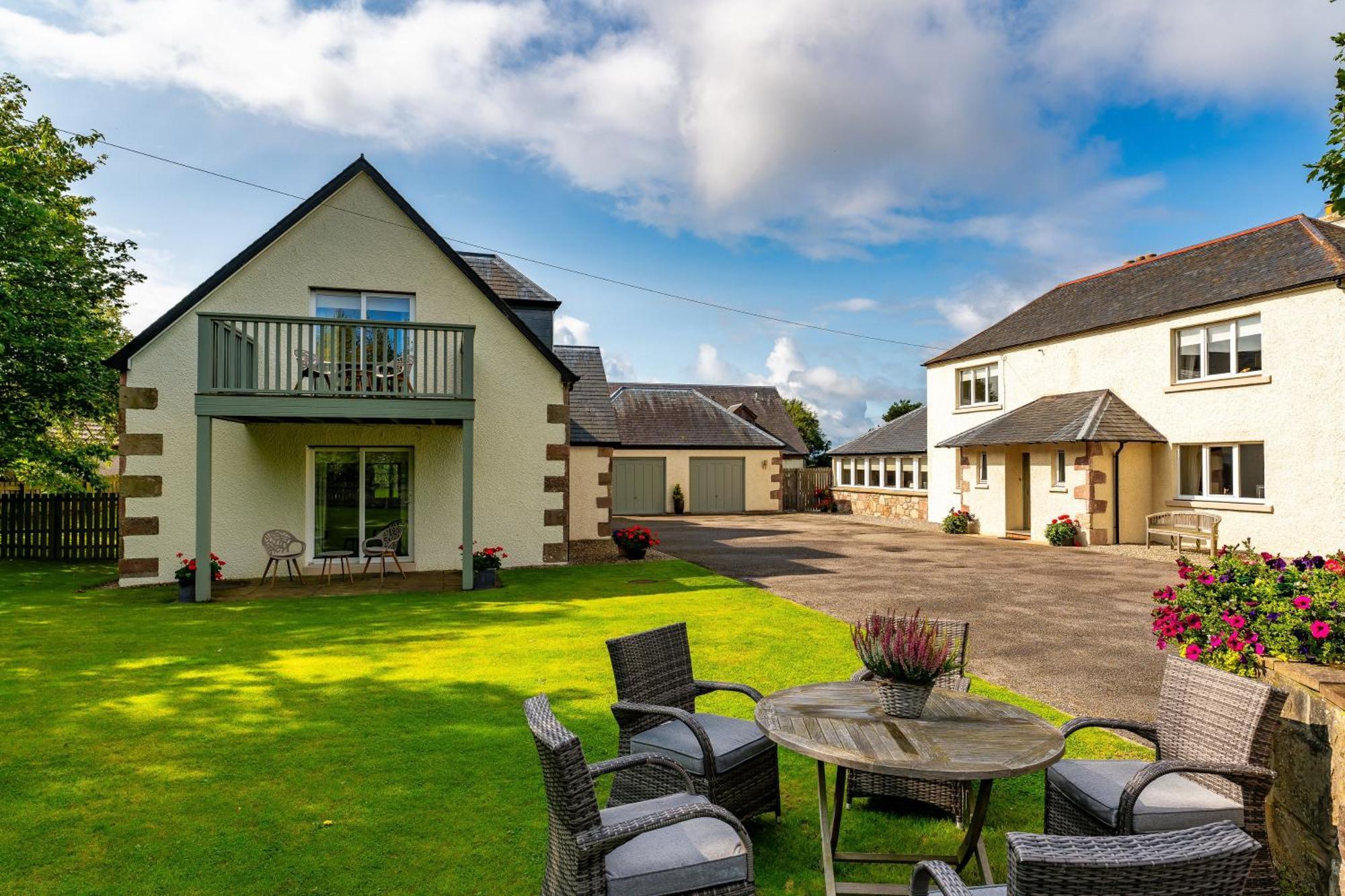Hotel Sandown House à Nairn Extérieur photo